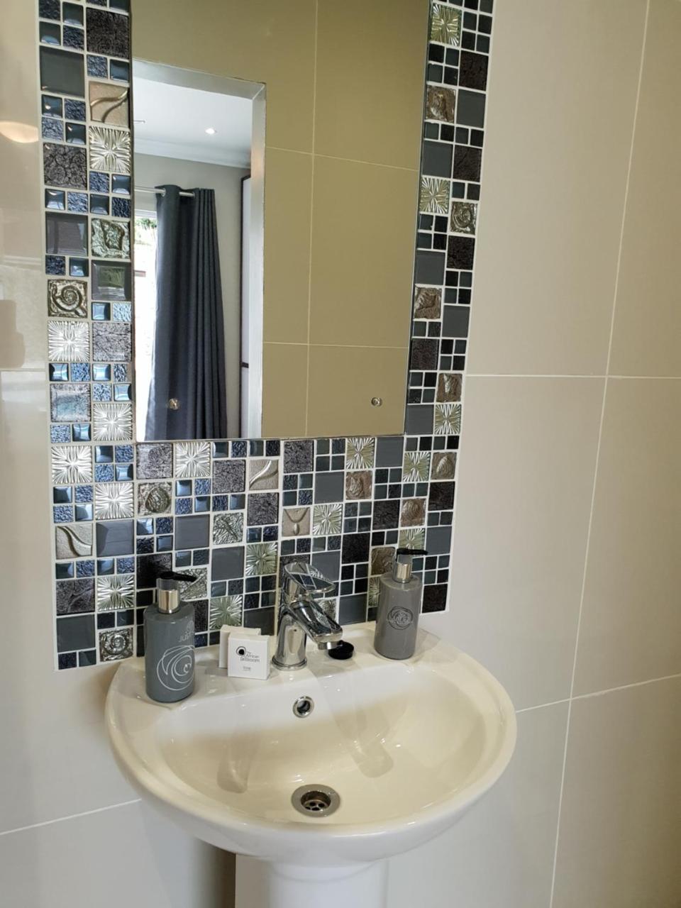 Reef View Bnb East London Eksteriør bilde